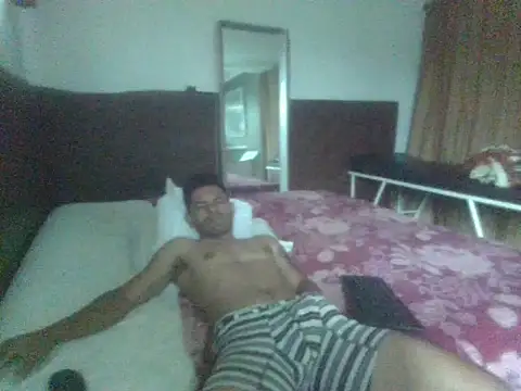 Snapshot of MI_GERALD chatting on October 2025 03:45:02 PM MI GERALD online show from October 2025 03:45:02 PM