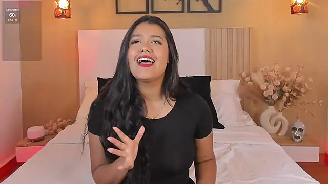 Camila Bustamante online show from October 2025 03:57:02 PM