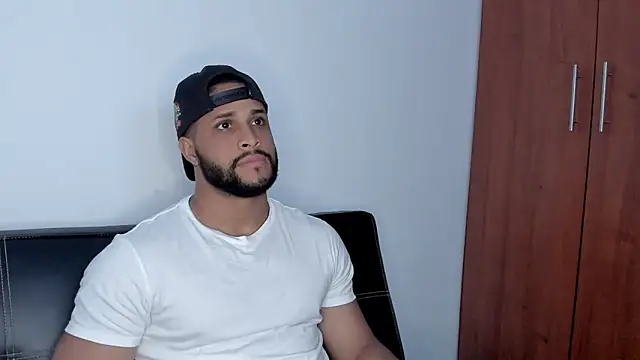 Pier Simons online show from October 2025 11:40:01 AM