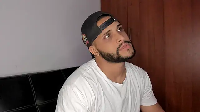 Pier Simons online show from November 2025 07:42:01 AM