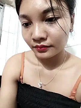 Duyen02 online show from October 2025 05:22:01 PM
