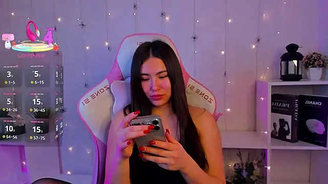 Snapshot of Megan_Williamms chatting on November 2025 12:43:02 AM Megan Williamms online show from November 2025 12:43:02 AM