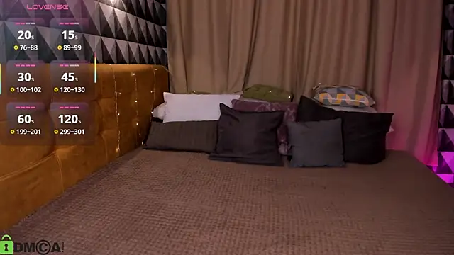 Snapshot of Megan_Williamms chatting on November 2025 01:04:01 AM Megan Williamms online show from November 2025 01:04:01 AM