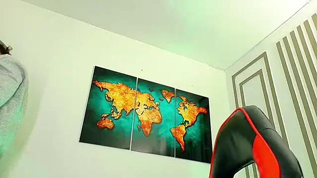 Snapshot of ALANNFERRER chatting on October 2025 10:13:02 AM ALANNFERRER online show from October 2025 10:13:02 AM