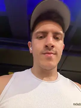 Snapshot of ALANNFERRER chatting on November 2025 12:44:01 AM ALANNFERRER online show from November 2025 12:44:01 AM