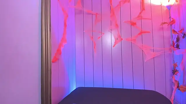 Laurent Scott  online show from October 2025 12:12:02 PM