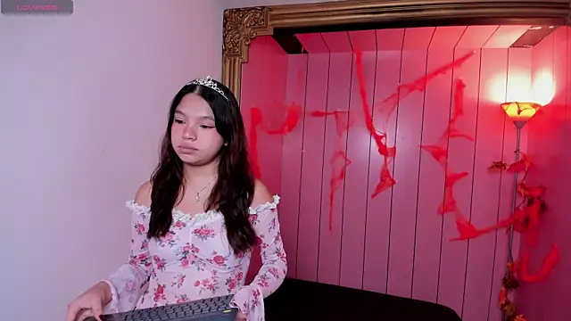 Laurent Scott  online show from October 2025 12:07:02 PM