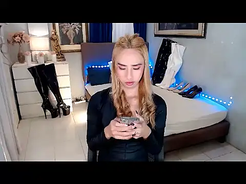 xMistressTiffany online show from September 2025 10:02:02 PM
