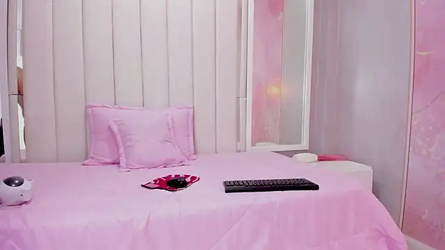 Snapshot of luna_hot_ass chatting on September 2025 08:12:02 PM luna hot ass online show from September 2025 08:12:02 PM