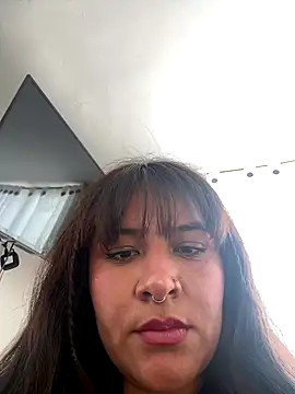 Linda Bellucci online show from October 2025 02:37:01 PM