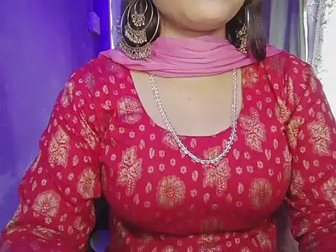 Snapshot of Naina_007 chatting on October 2025 06:45:02 AM Naina 007 online show from October 2025 06:45:02 AM