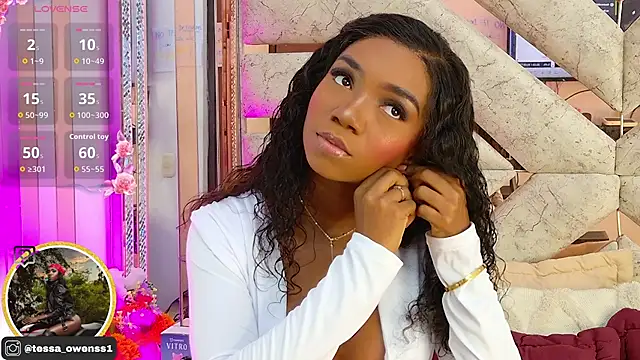 Snapshot of Tessa_Owenss chatting on October 2025 07:02:01 PM Tessa Owenss online show from October 2025 07:02:01 PM