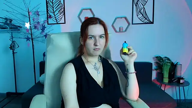 RubyHolmess online show from September 2025 06:19:01 PM