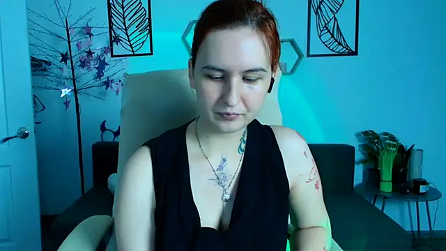RubyHolmess online show from September 2025 06:09:02 PM