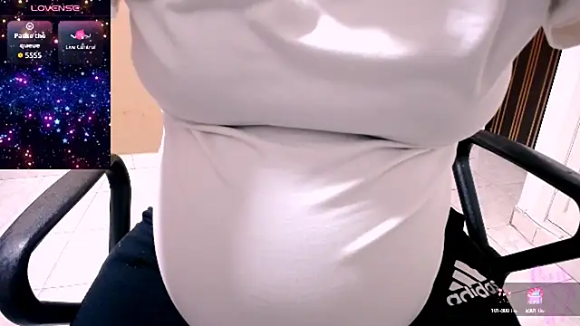 Snapshot of charlothee12 chatting on October 2025 01:58:02 AM charlothee12 online show from October 2025 01:58:02 AM