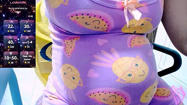 Snapshot of charlothee12 chatting on October 2025 04:32:01 AM charlothee12 online show from October 2025 04:32:01 AM