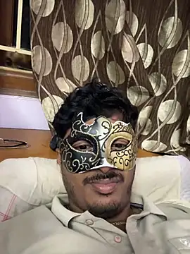 Snapshot of VVcouple chatting on October 2025 06:07:01 PM VVcouple online show from October 2025 06:07:01 PM