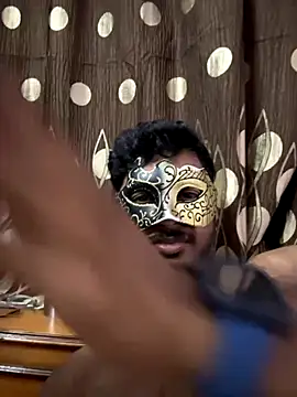 Snapshot of VVcouple chatting on October 2025 06:06:02 PM VVcouple online show from October 2025 06:06:02 PM