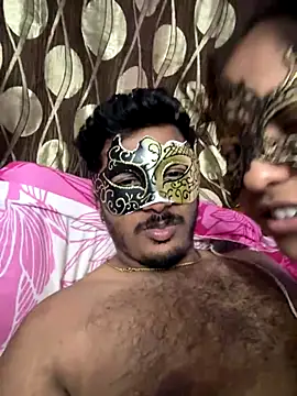 Snapshot of VVcouple chatting on October 2025 06:15:01 PM VVcouple online show from October 2025 06:15:01 PM