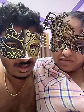 Snapshot of VVcouple chatting on October 2025 06:10:02 PM VVcouple online show from October 2025 06:10:02 PM