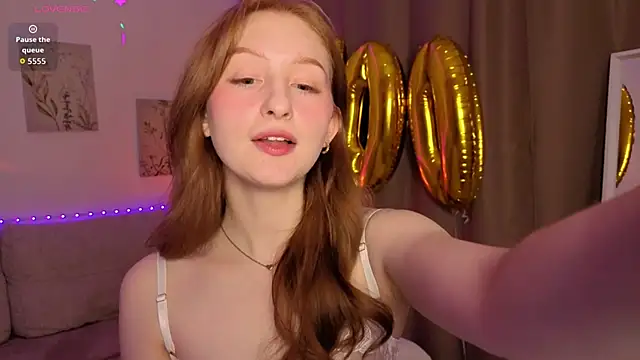 Snapshot of Betty_Twinkle chatting on November 2025 10:54:02 PM Betty Twinkle online show from November 2025 10:54:02 PM