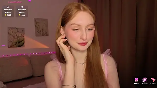 Snapshot of Betty_Twinkle chatting on November 2025 10:42:02 PM Betty Twinkle online show from November 2025 10:42:02 PM