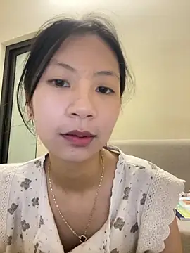 Lil-Gi online show from October 2025 03:54:01 PM