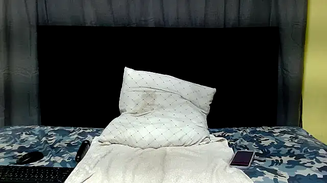 DarkBubble18 online show from September 2025 08:10:02 PM