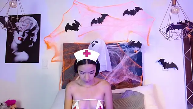 Lilith Nocturne online show from October 2025 07:00:01 PM