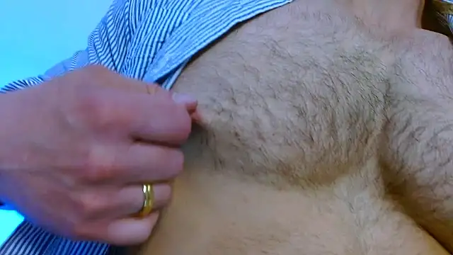 Axel Lover online show from October 2025 10:44:01 PM