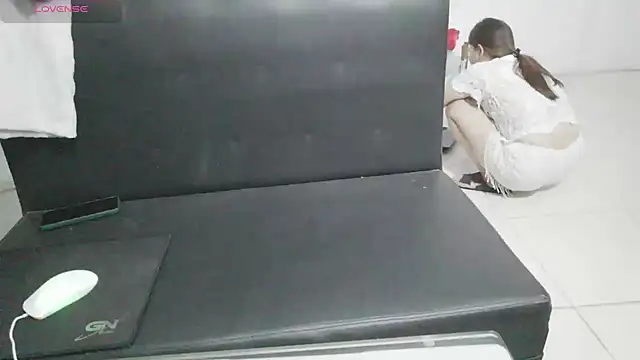 Owe chan online show from October 2025 01:10:01 PM