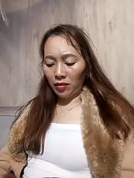 Bianly online show from November 2025 01:57:01 PM