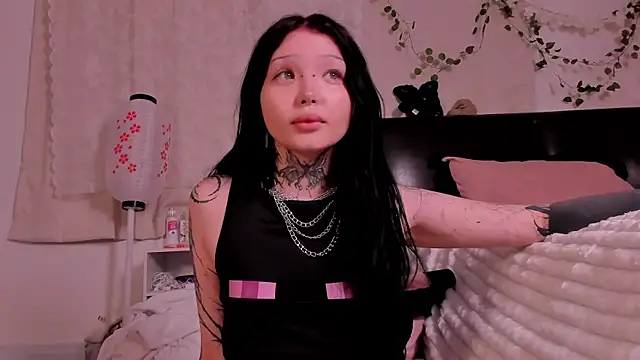 Lein Bone online show from October 2025 09:02:01 PM