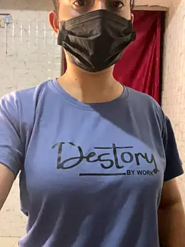 MONA 0213 online show from October 2025 07:00:01 PM