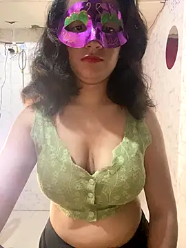 MONA 0213 online show from October 2025 06:43:01 PM