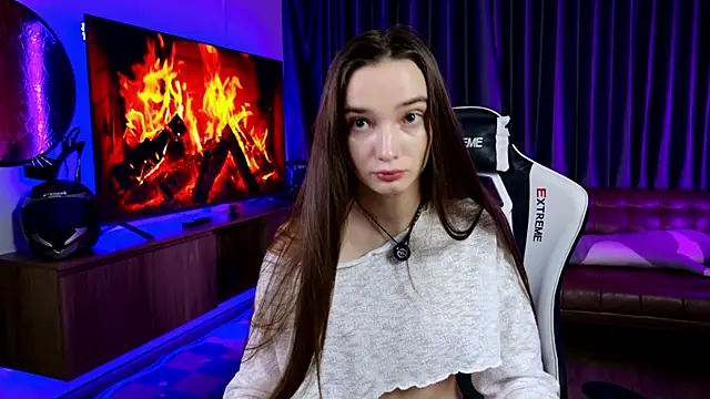 laxyflaxyy online show from October 2025 02:00:01 AM