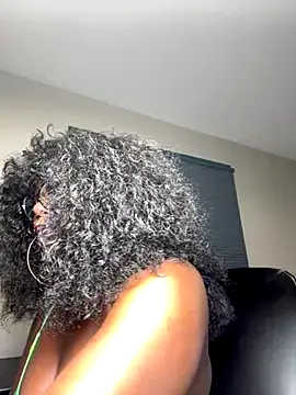 Snapshot of WomanNextdoor1 chatting on October 2025 11:48:02 PM WomanNextdoor1 online show from October 2025 11:48:02 PM