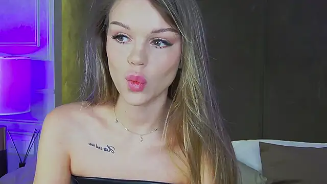 MarilynNova online show from November 2025 04:21:01 AM