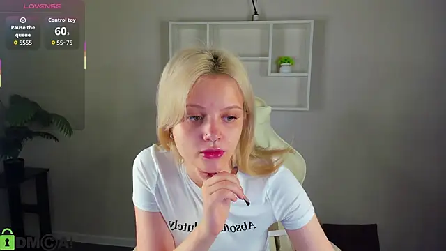 Snapshot of Allice_Cox chatting on September 2025 12:12:02 AM Allice Cox online show from September 2025 12:12:02 AM