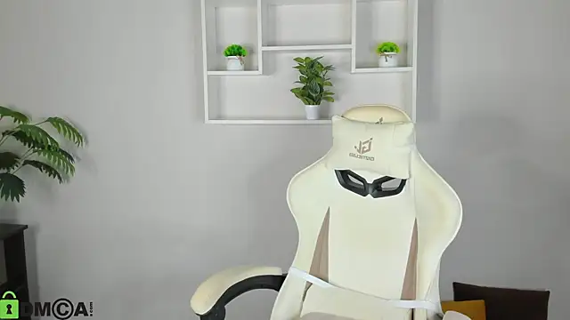 Snapshot of Allice_Cox chatting on September 2025 12:04:01 AM Allice Cox online show from September 2025 12:04:01 AM