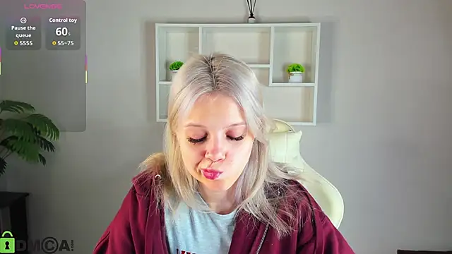 Snapshot of Allice_Cox chatting on October 2025 01:04:02 AM Allice Cox online show from October 2025 01:04:02 AM