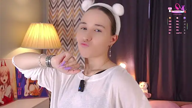 Snapshot of MaudAle chatting on October 2025 01:14:02 AM MaudAle online show from October 2025 01:14:02 AM