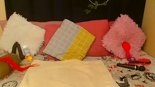 Snapshot of AmazingDarkDoll chatting on October 2025 04:35:01 PM AmazingDarkDoll online show from October 2025 04:35:01 PM