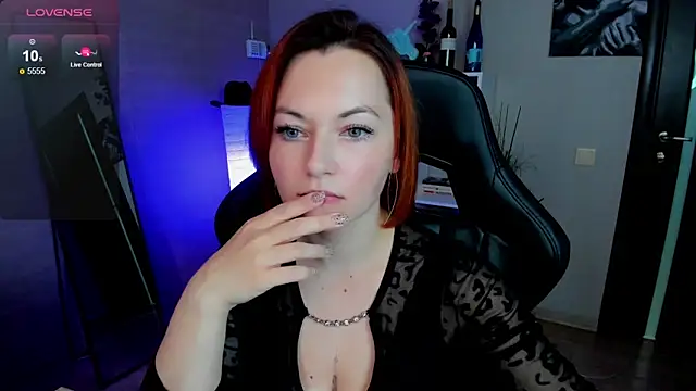 Serena Woods online show from September 2025 08:36:02 AM