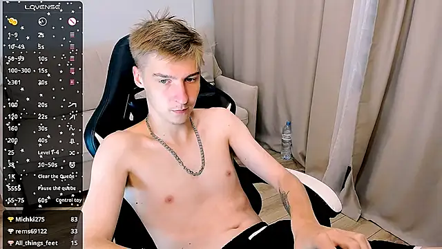 Snapshot of MrSexyCum4U chatting on October 2025 01:56:01 AM MrSexyCum4U online show from October 2025 01:56:01 AM