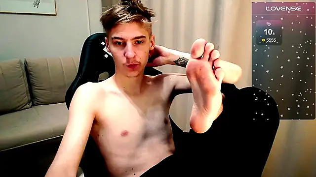 Snapshot of MrSexyCum4U chatting on October 2025 07:27:02 PM MrSexyCum4U online show from October 2025 07:27:02 PM