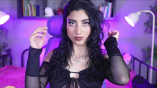 Emma and Issac online show from October 2025 06:26:02 AM