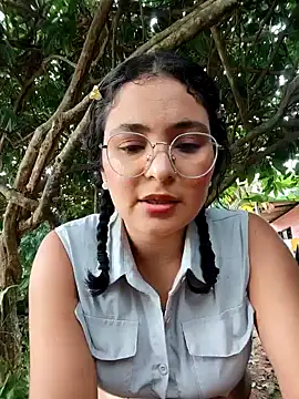 Lily-o online show from October 2025 08:18:01 PM