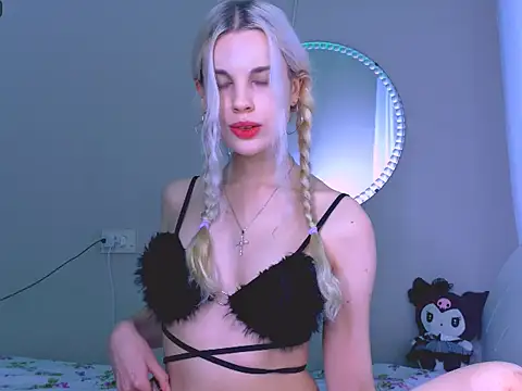 Snapshot of carmen_crybaby chatting on October 2025 04:40:02 PM carmen crybaby online show from October 2025 04:40:02 PM