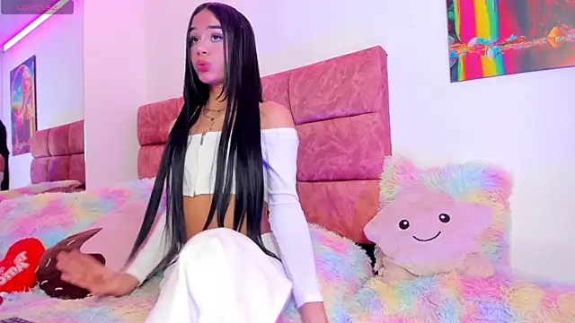 Snapshot of Baby_Steff chatting on October 2025 07:06:02 AM Baby Steff online show from October 2025 07:06:02 AM